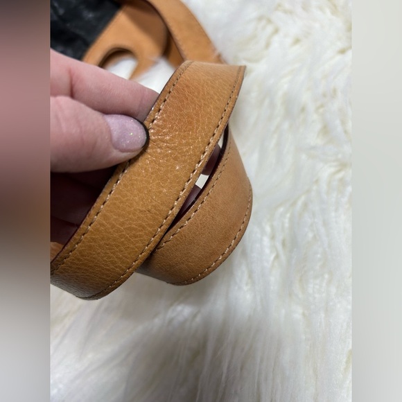 L.A.M.B. Designer 💯 Leather Handbag🔥 - Picture 6 of 10